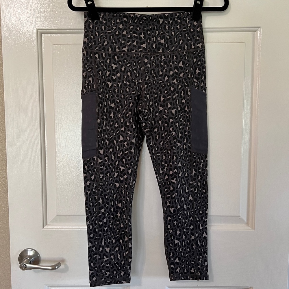 Fabletics High Waisted Leggings Leopard Print Size Small